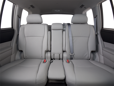 2012 Toyota HIGHLANDER SE