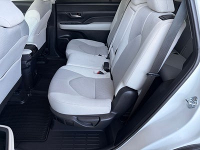 2025 Toyota GRAND HIGHLANDER LE