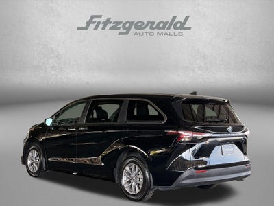 2024 Toyota SIENNA XLE XLE 8 Passenger