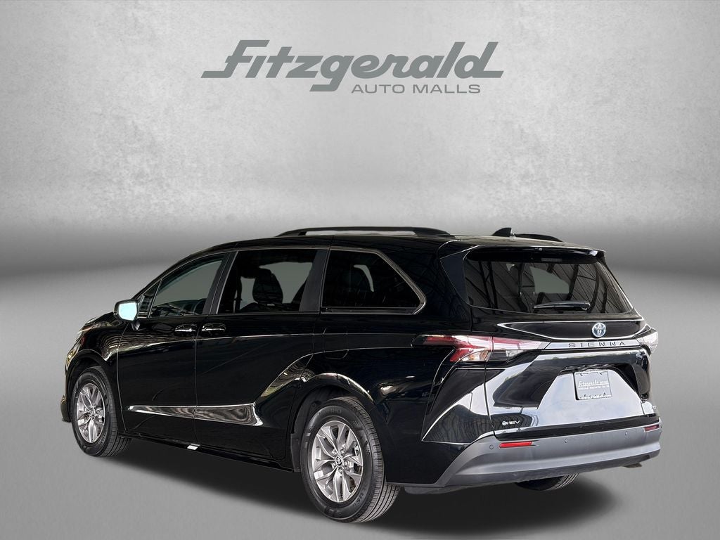 2025 Toyota SIENNA XLE XLE 8 Passenger