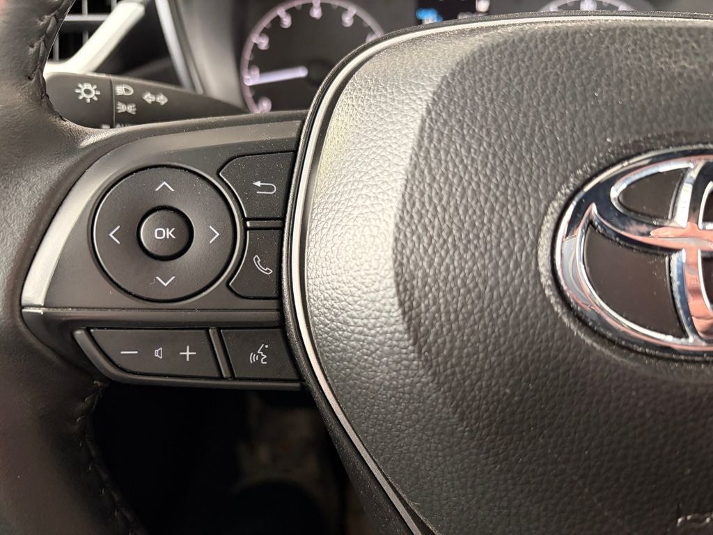 2025 Toyota COROLLA SE