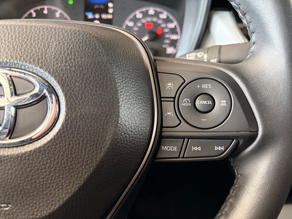 2025 Toyota COROLLA SE
