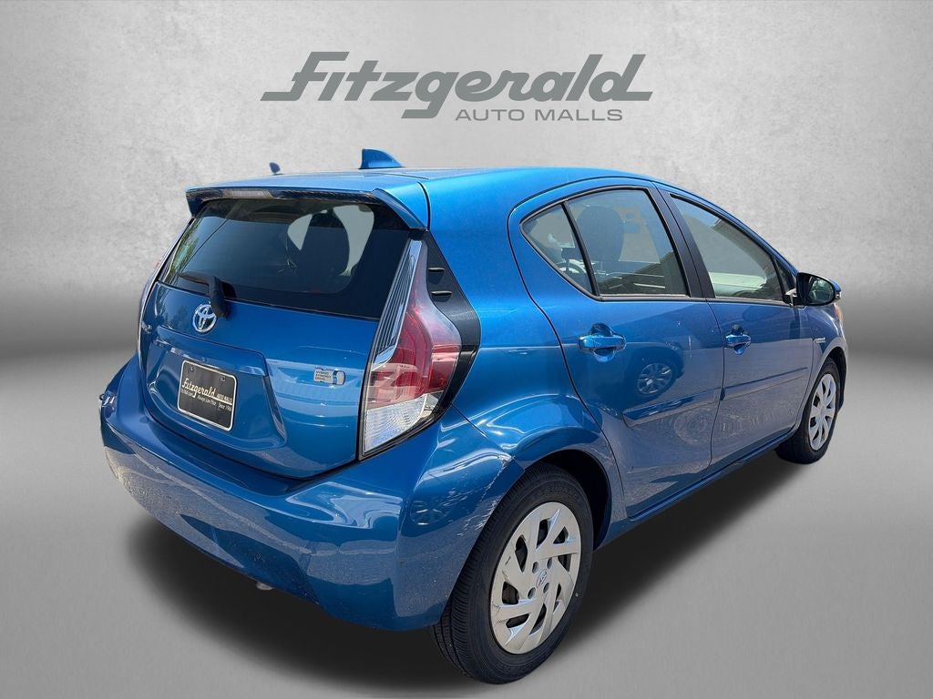 2016 Toyota PRIUS c Three