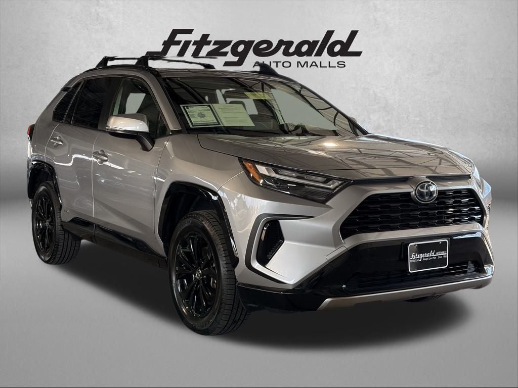 2022 Toyota RAV4 HYBRID SE