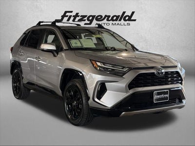2022 Toyota RAV4 HYBRID SE