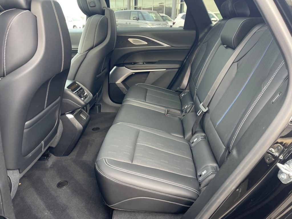 2025 Cadillac LYRIQ Sport