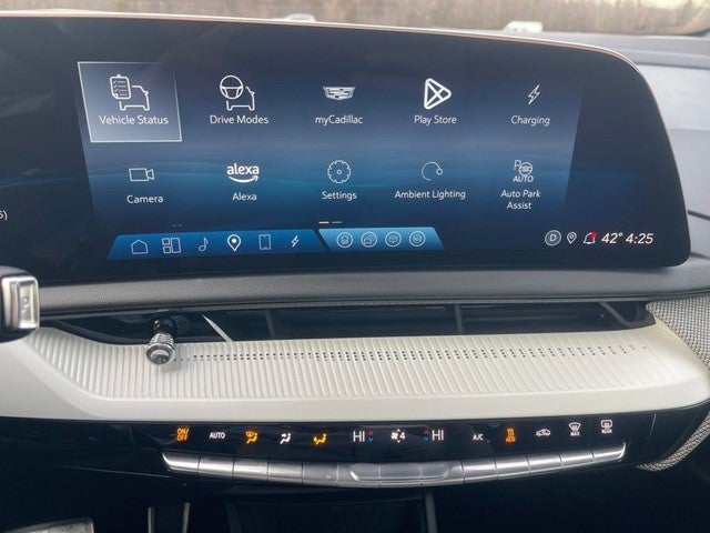 2025 Cadillac OPTIQ Luxury