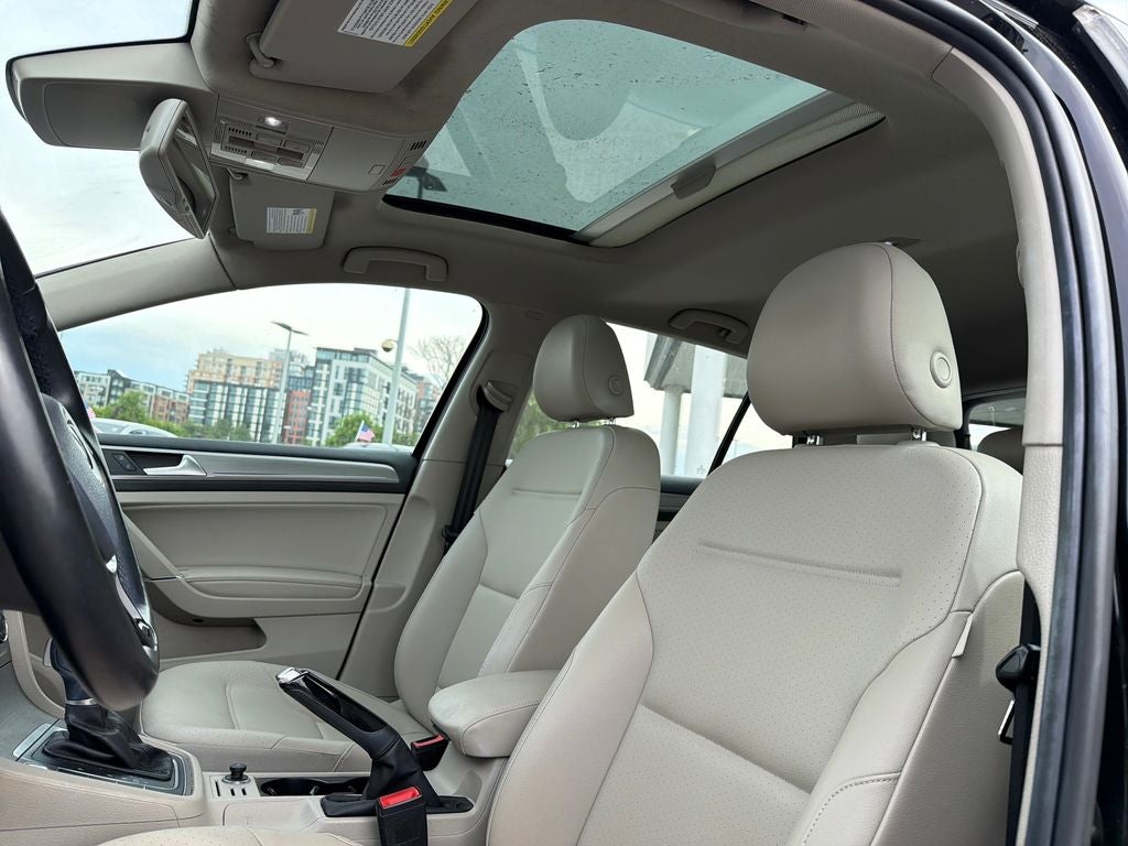 2016 Volkswagen Golf TSI SE 4-Door
