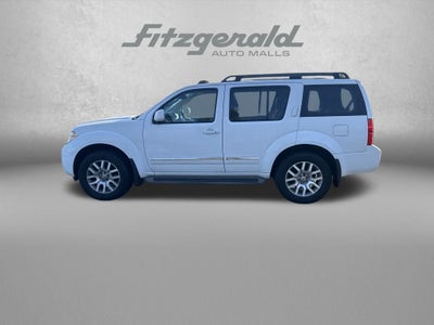 2012 Nissan Pathfinder LE