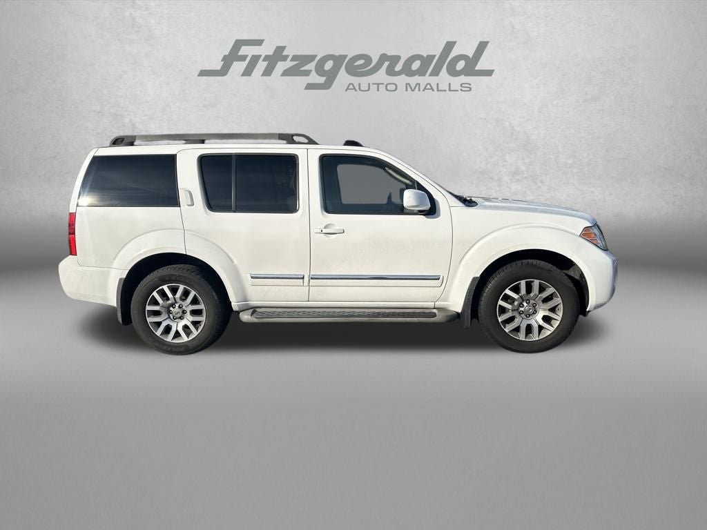 2012 Nissan Pathfinder LE