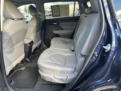 2021 Toyota HIGHLANDER XLE