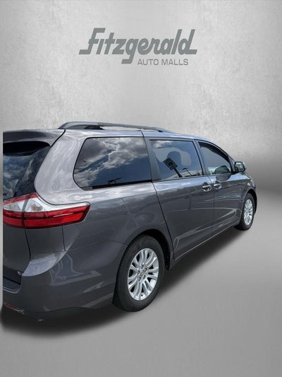 2017 Toyota Sienna XLE