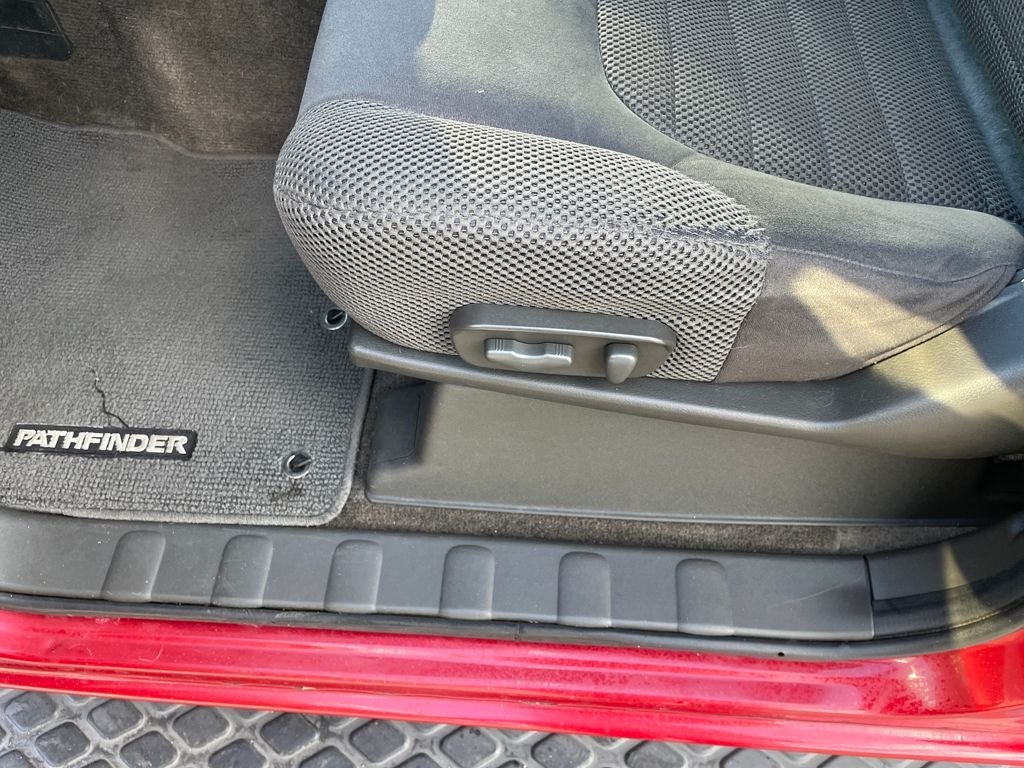 2011 Nissan Pathfinder SV