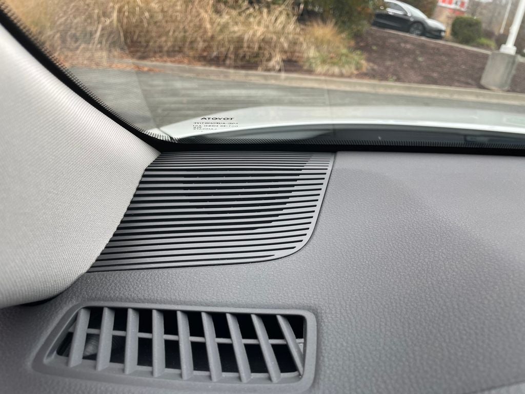 2024 Toyota Venza LE