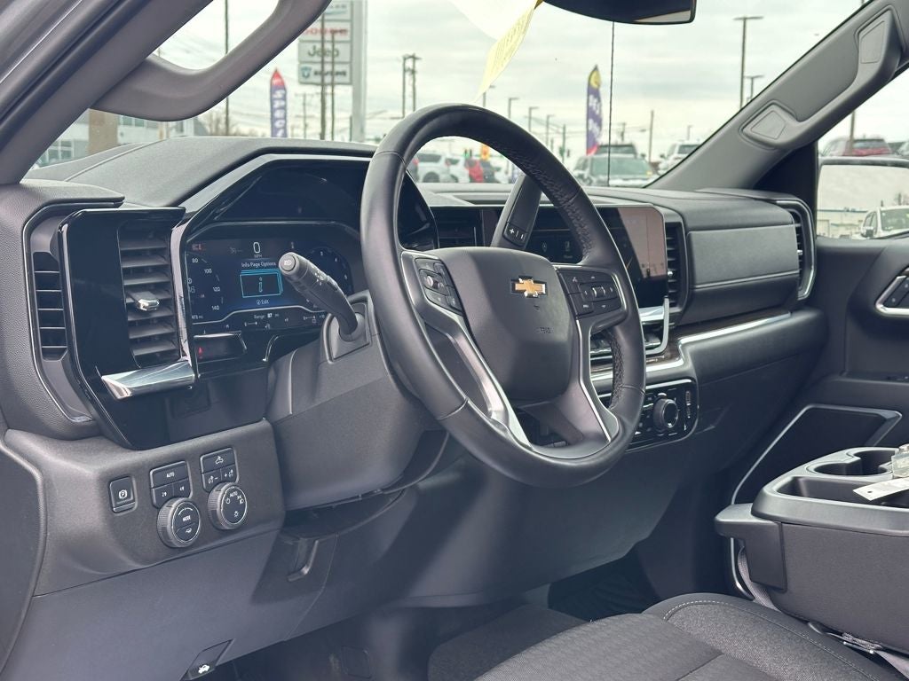 2025 Chevrolet Silverado 1500 4WD Crew Cab Standard Bed LT