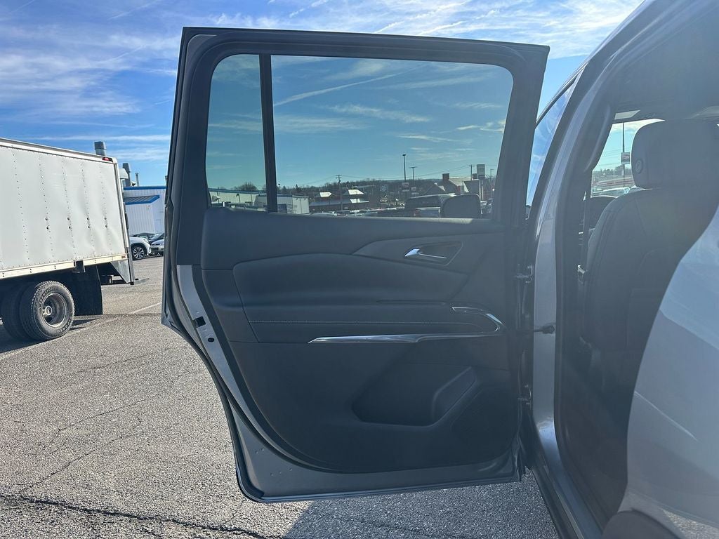 2025 Chevrolet Traverse LT 2LT