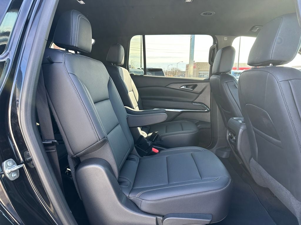 2025 Chevrolet Traverse AWD LT