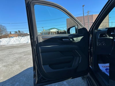 2025 Chevrolet Suburban 4WD LT