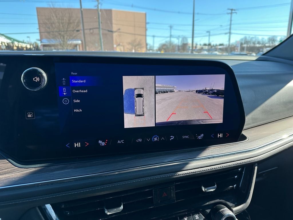 2025 Chevrolet Suburban 4WD LT