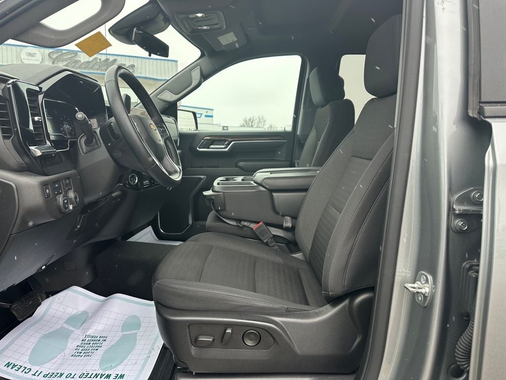 2025 Chevrolet Silverado 1500 4WD Crew Cab Standard Bed LT