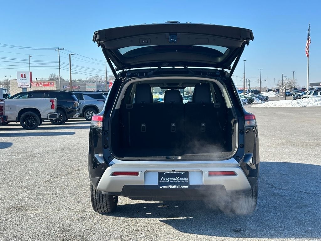 2025 Nissan Pathfinder SL 4WD