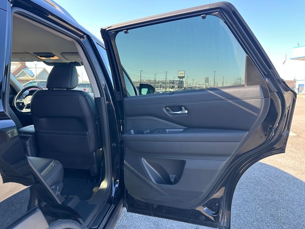 2025 Nissan Pathfinder SL 4WD