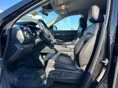 2025 Nissan Pathfinder SL 4WD