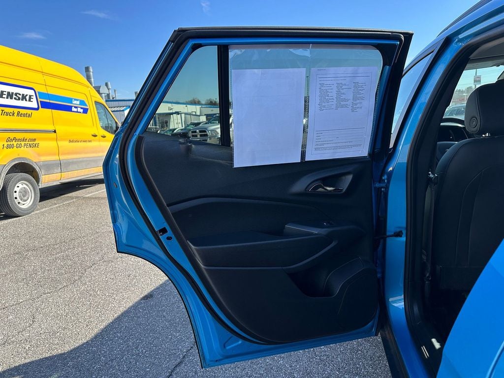 2025 Chevrolet Trax FWD LT