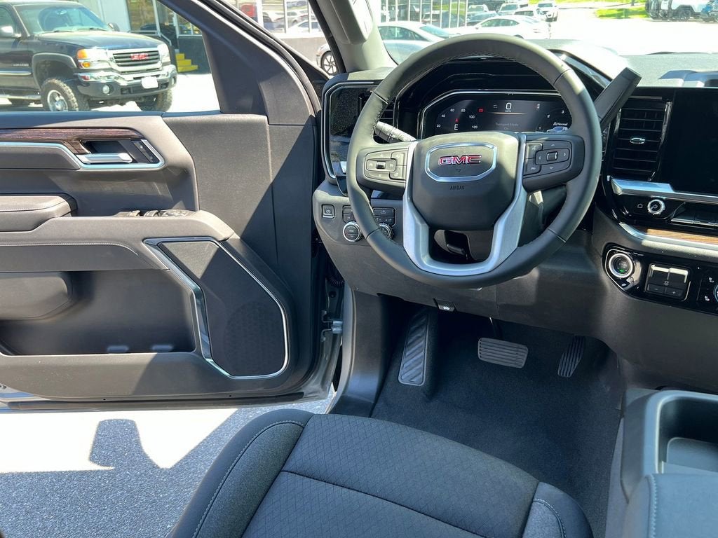 2025 GMC Sierra 1500 SLE