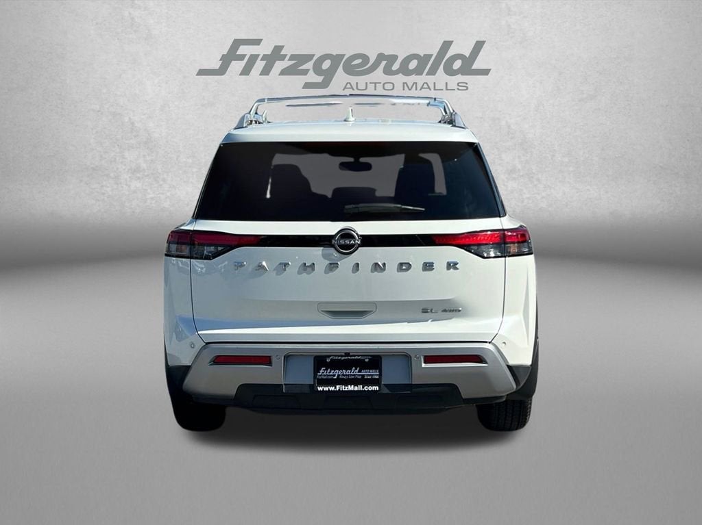 2022 Nissan Pathfinder SL