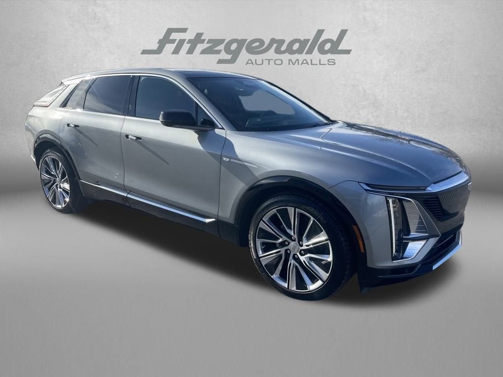 2024 Cadillac LYRIQ Luxury 3
