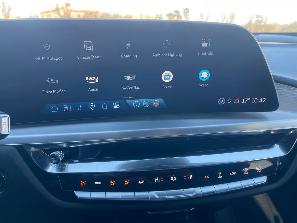 2024 Cadillac LYRIQ Luxury 3