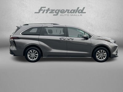 2024 Toyota Sienna XLE