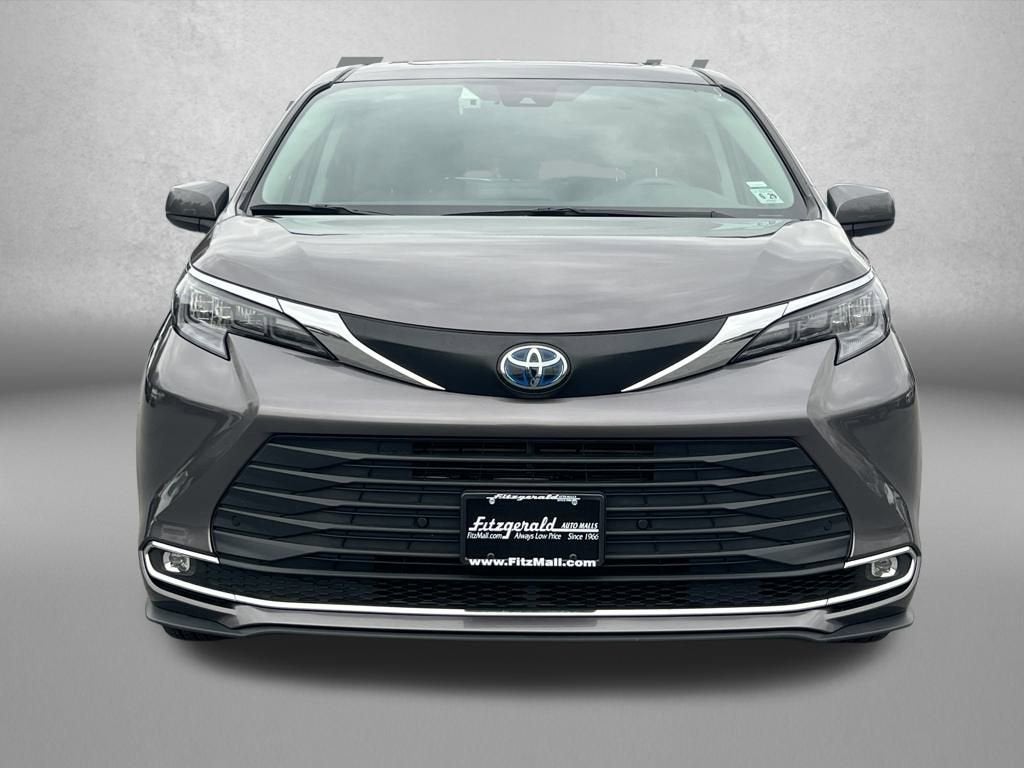 2024 Toyota Sienna XLE